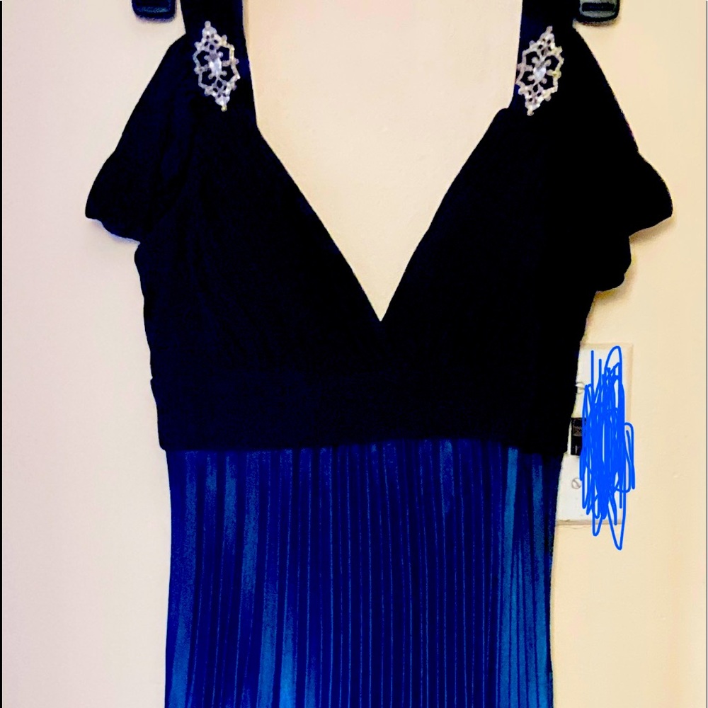 BETSY& ADDAN FORMAL DRESS